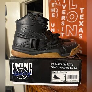 Vintage NBA Patrick Ewing concept 00s size 9